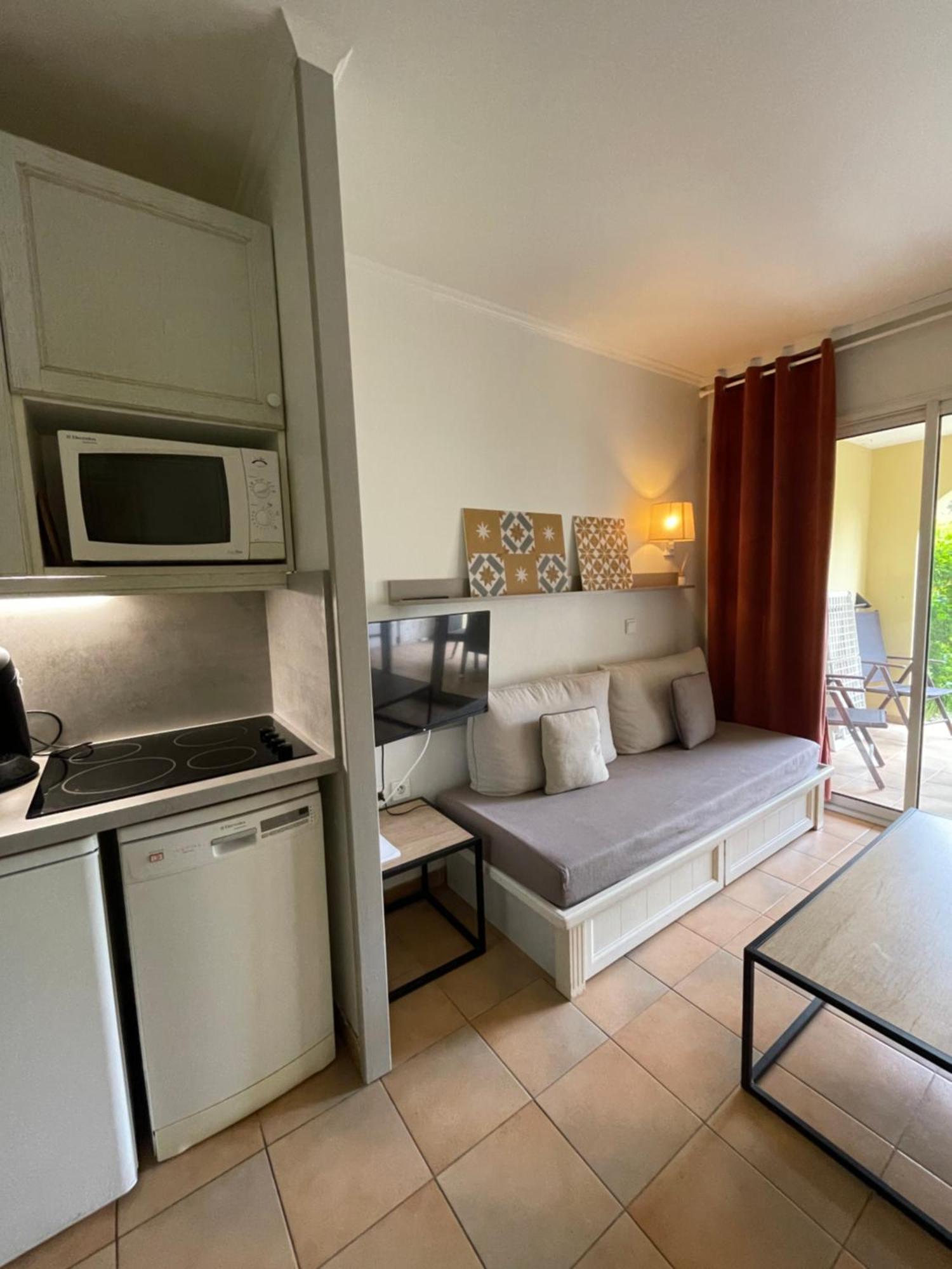 Studio 4 Personnes Golf International Pont Royal Mallemort Ngoại thất bức ảnh